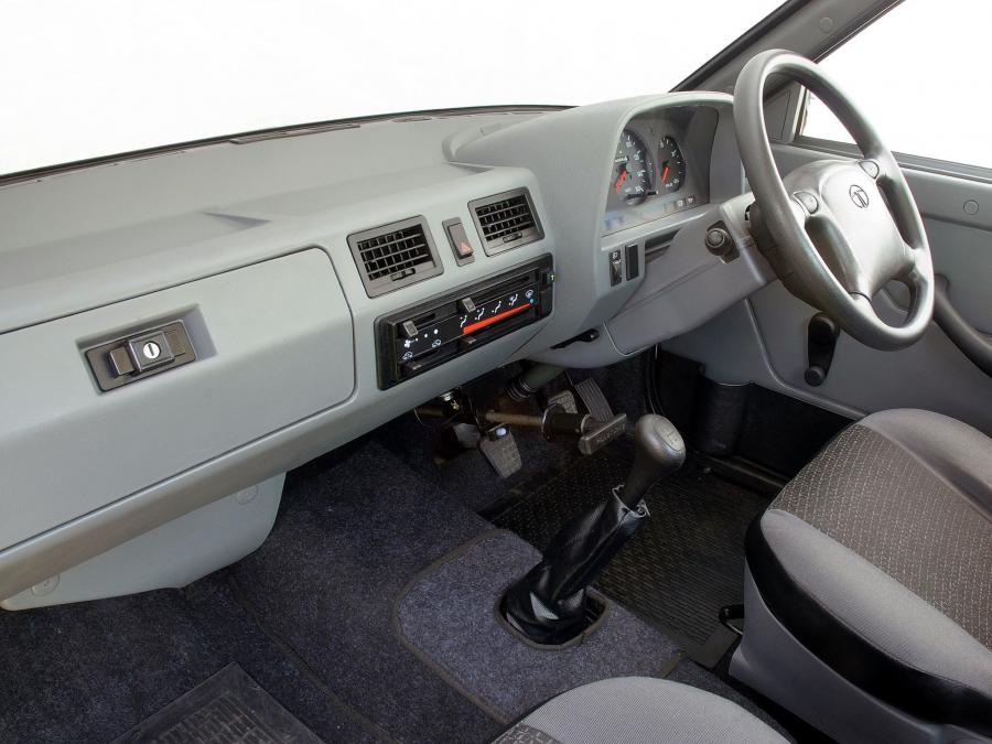 Интерьер Tata Telcoline 207 Di Single Cab 2006 года  (фото 8 из 16)